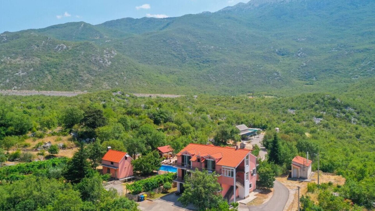 Rastovac Villa | Villa Stipe - Makarska by Villas Guide
