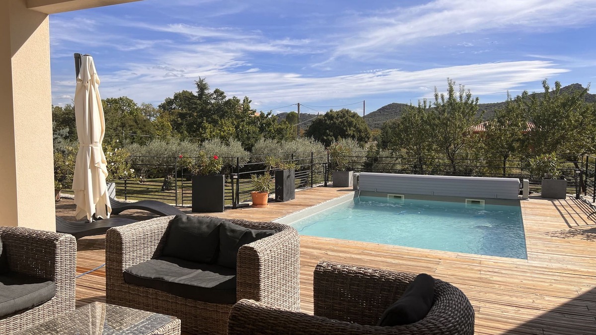 Les Vans House | Villa Sud Ardèche Les Vans Haut Standing south facing, private pool, garden with trees