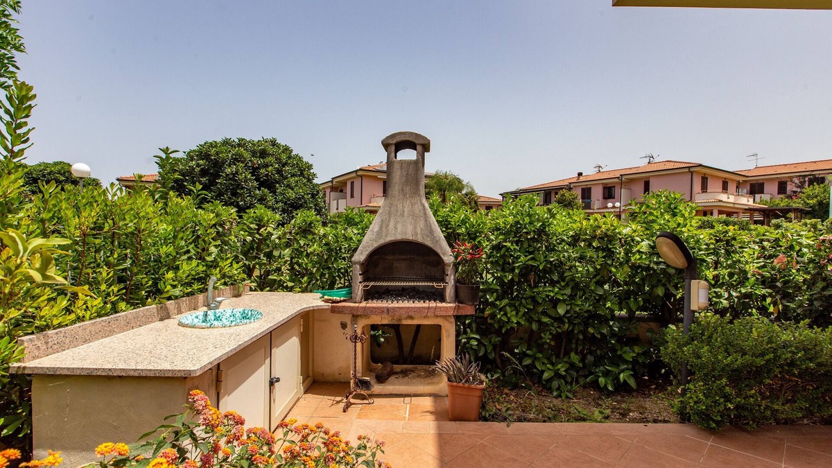 Acquedolci Villa | Villa 'Sul Mare' with Sea View, Shared Pool and Wi-Fi