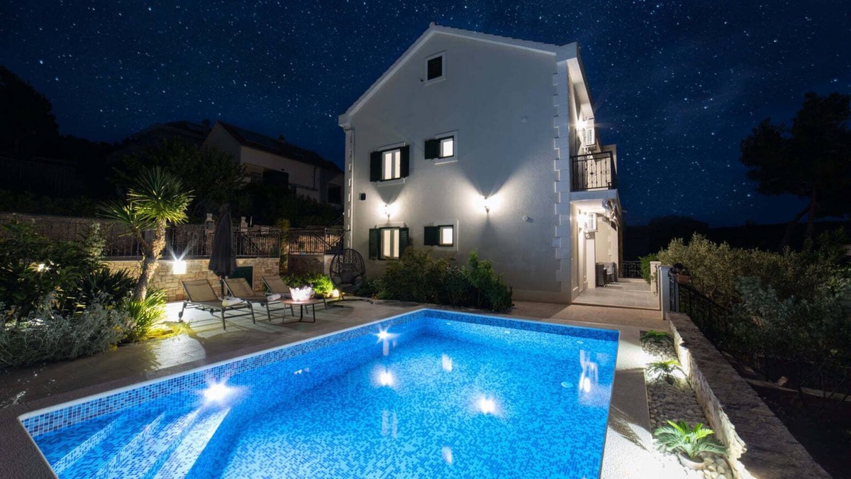 Milna (Brac) Villa | Villa Sun Garden - 4 star villa with heated swimming pool, 50m from the sea