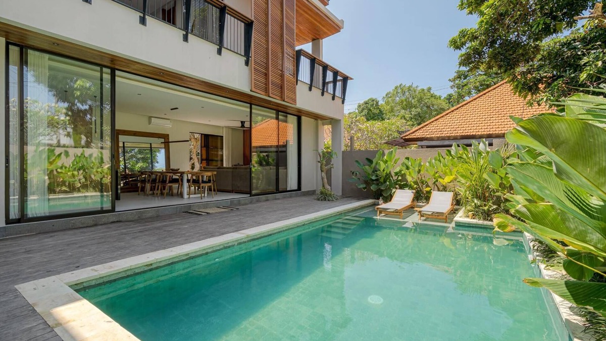 Sanur Villa | Villa Sunshine – Sparkling Style & Spacious Comfort in Sanur