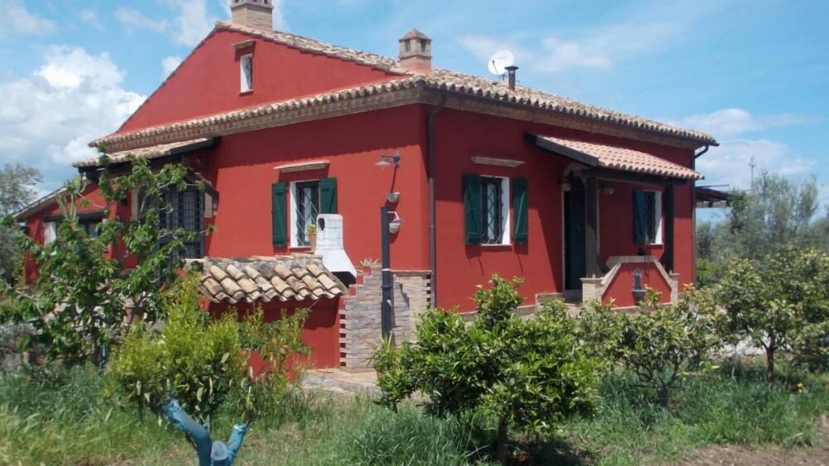 Fabrizio House | Villa surrounded by citrus groves on the Ionian coast