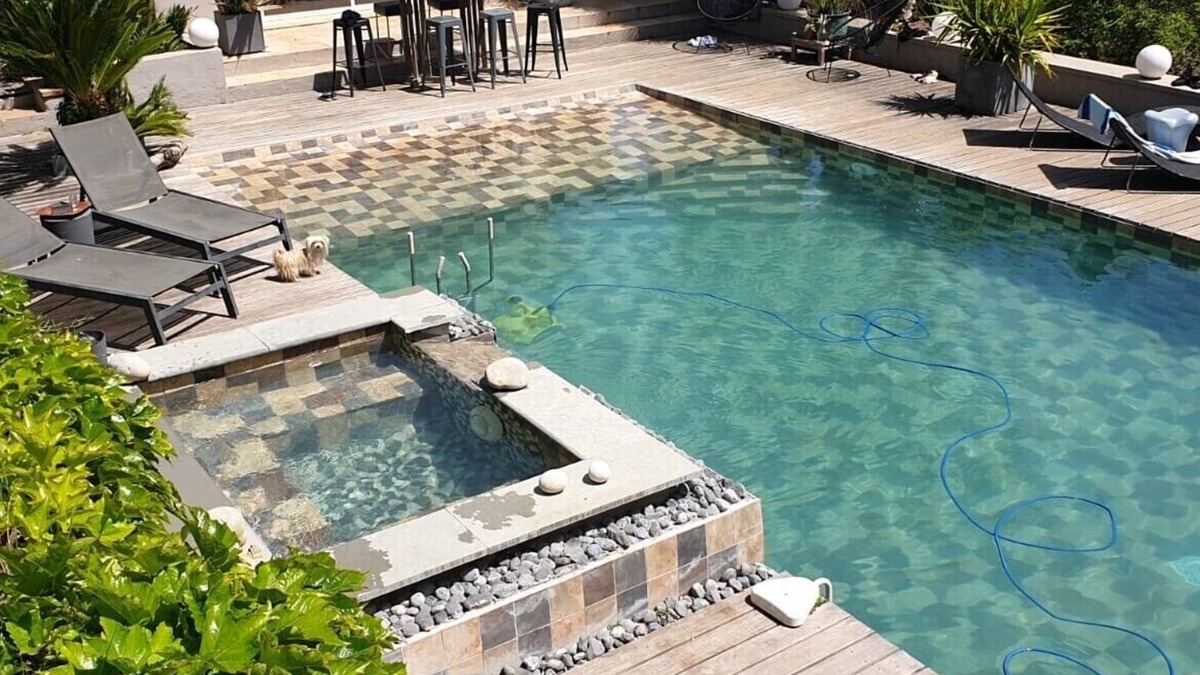 Le Beausset House | Villa surrounded by olive trees with jacuzzi, heated swimming pool, boules court