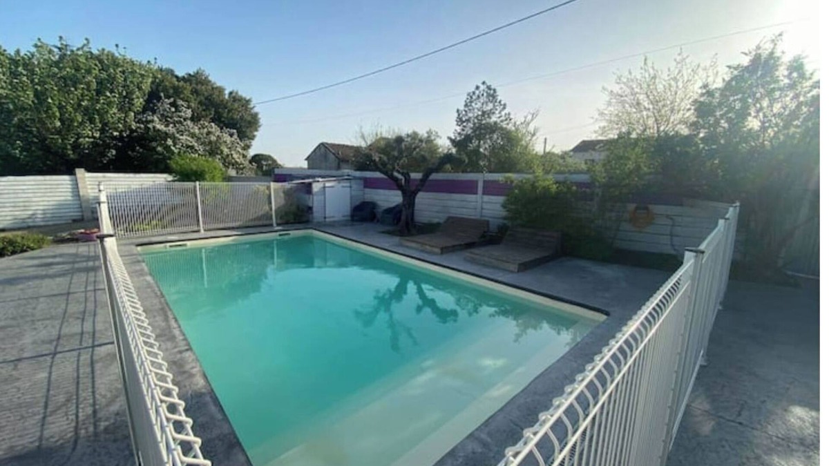 Saint-Privat-des-Vieux Villa | villa, swimming pool and jacuzzi for 10 people