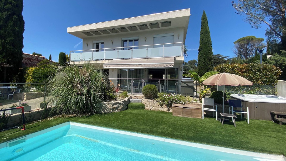 Carnoux-en-Provence House | Villa Swimming pool Jacuzzi Billiards Home Cinema 5 minutes from Cassis and its Calanques