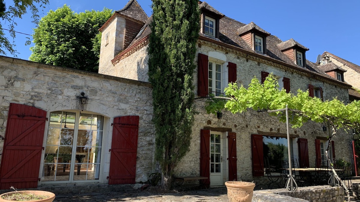 Laval House | Villa, swimming pool. tennis and billiards