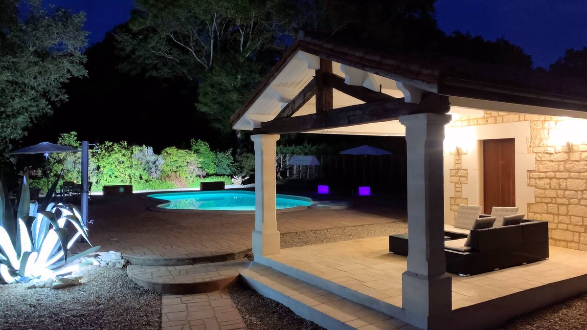 Lesterps Villa | Villa TagiBao with heated pool and SPA