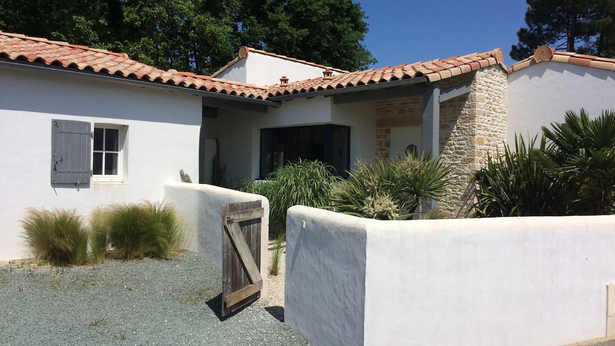 Les Mathes House | Villa TARU LA PALMYRE, 5 min from beaches, enclosed garden and patio, not overlooked.