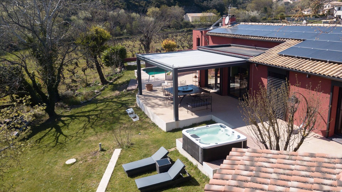 Tavel House | Villa Tavellis