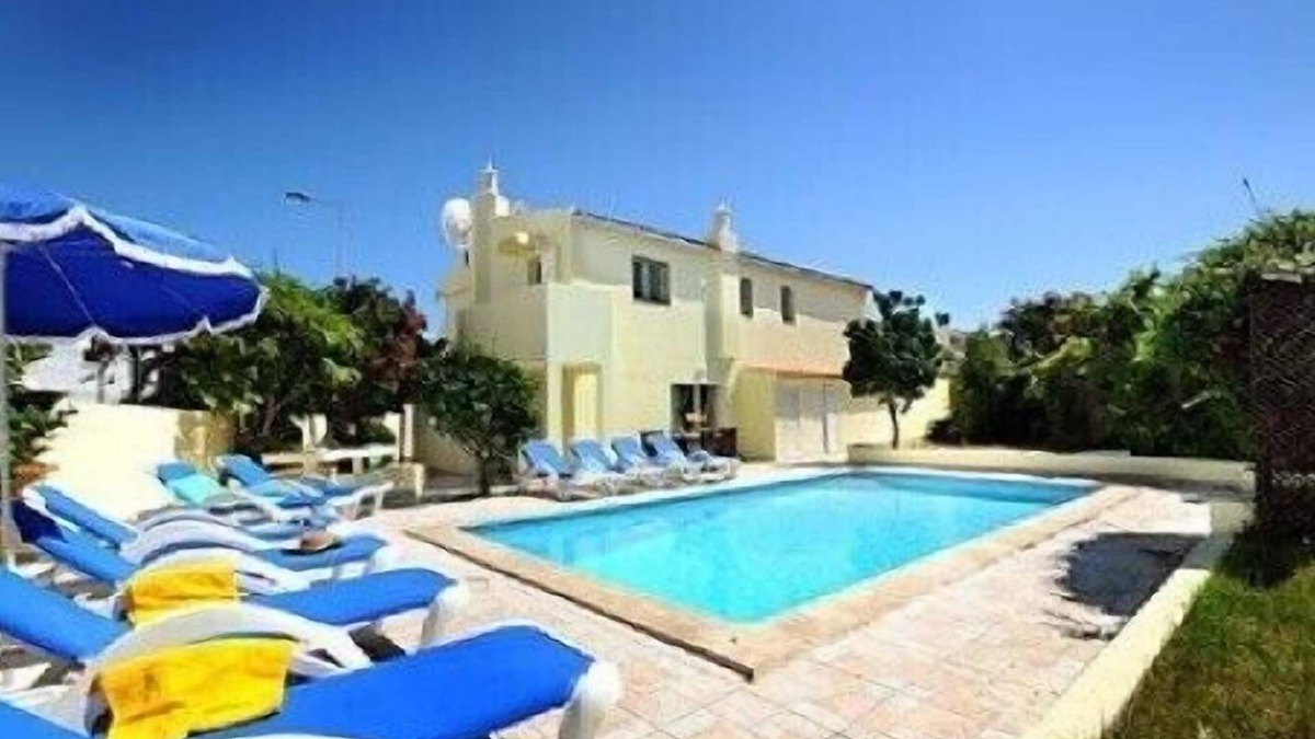 Areias de Sao Joao Villa | Villa Teresa, Beautiful Spacious 6 Bedroom Villa, Private Pool, Albufeira Town