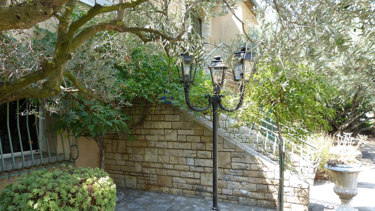 Laudun House | Villa Thebaïde Chambres d'hôtes
