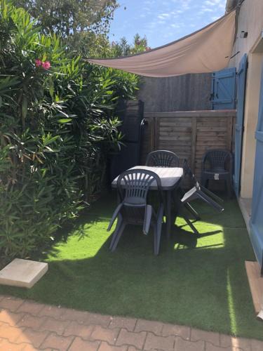 Sainte-Marie-Plage House | Villa Tim avec piscine commune et à deux pas de la plage