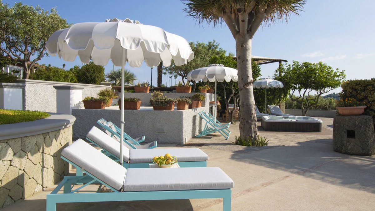 Forio Villa | Villa Titina: two independent and panoramic apartments with sea-sunset view