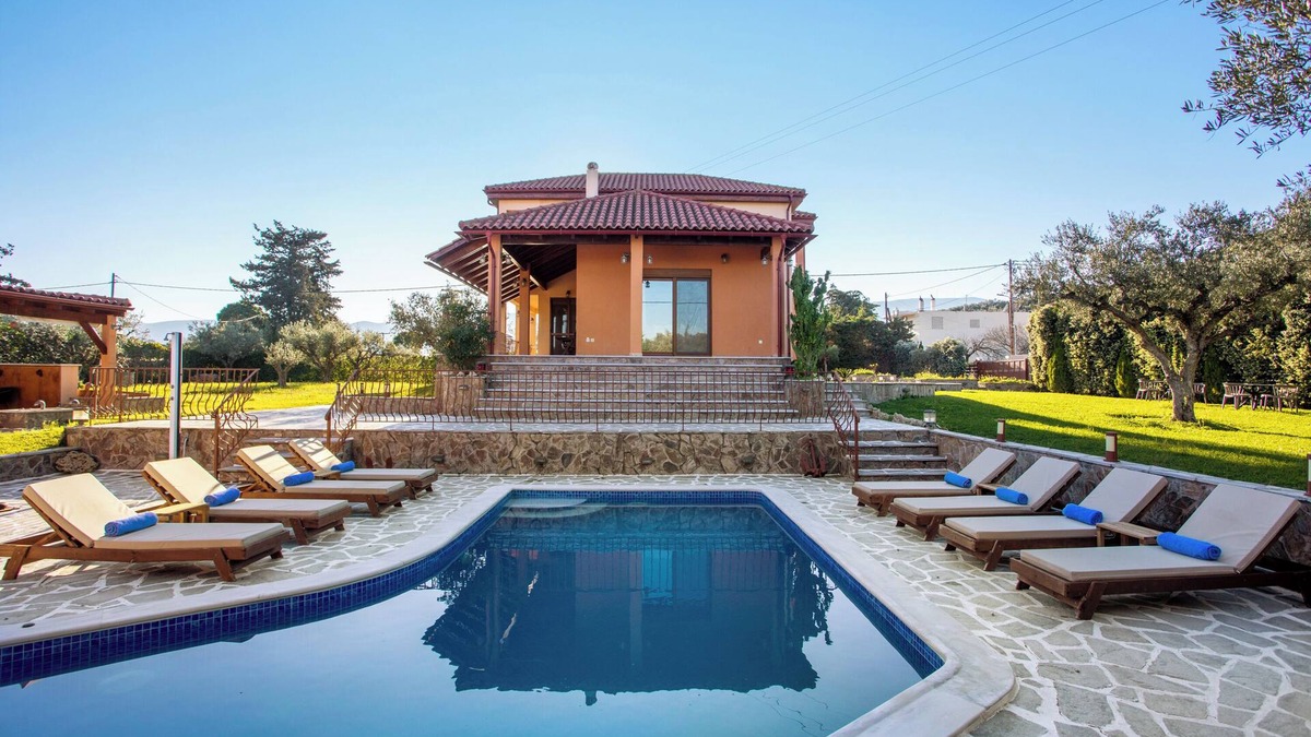 Alikanas Villa | Villa 'Totta' with Private Pool, Wi-Fi and Air Conditioning
