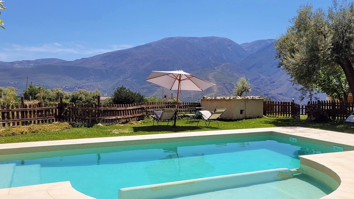 Orgiva House | Villa Tropical Hoog Niveau Rustig Ruim groen Eco-Eigendom Veilig gezouten pool