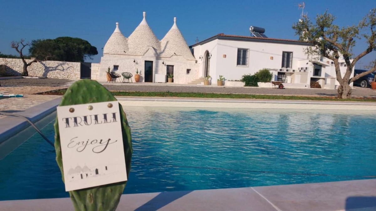 Noci Villa | Villa 'Trulli Enjoy' with Private Pool, Wi-Fi and Air Conditioning