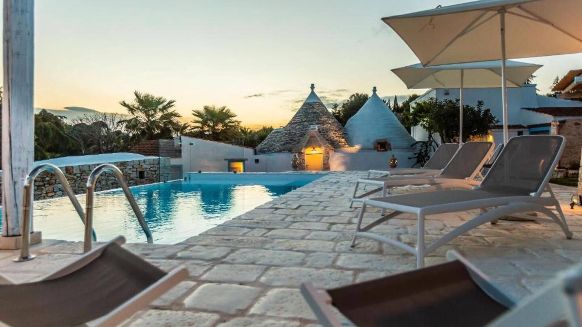 Putignano Villa | Villa 'Trulli Life' with Private Pool, Wi-Fi and Air Conditioning