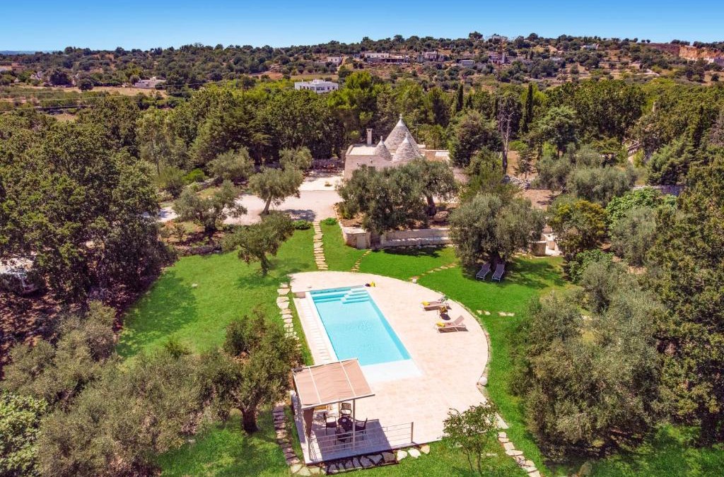 Casalini Villa | Villa Trullo Tesoro by Villa Plus