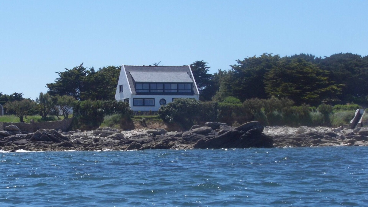 Brignogan-Plage House | Villa TY AR MOR, feet in the water