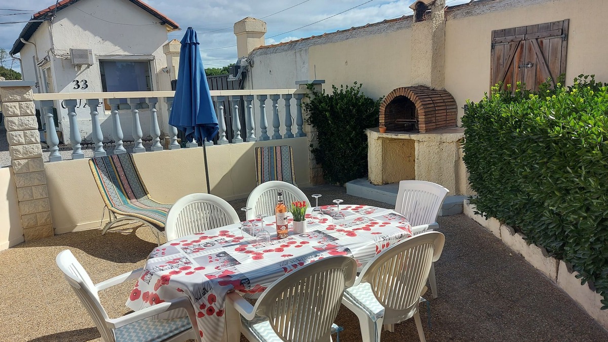 Agde Apartment | Villa-type ground floor apartment with spacious private terrace - sleeps 4