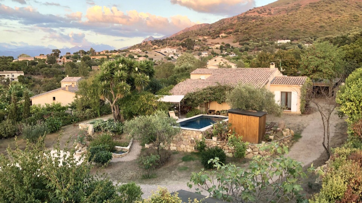 Cuttoli-Corticchiato Villa | Villa up to 6 pers. 1800m2 wooded and landscaped (15 'beaches Ajaccio and Porticcio)