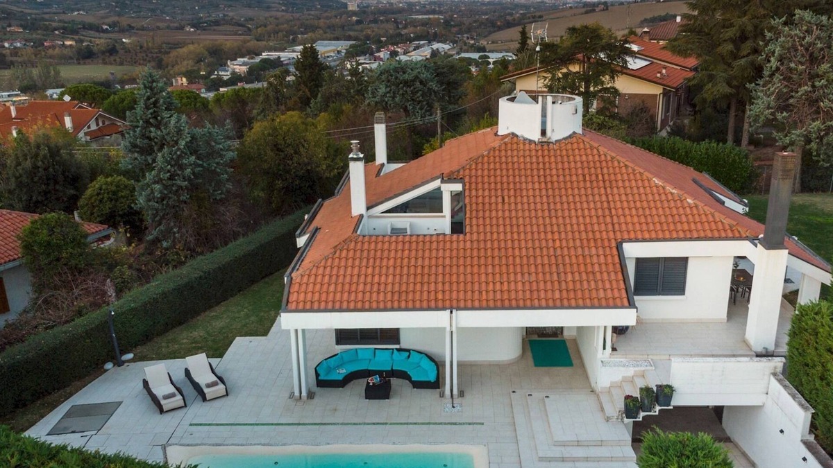 Cerasolo Villa | Villa Vae Victis 6, Emma Villas