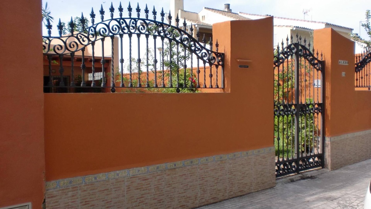 Valdelagrana Villa | Villa Valdelagrana fantastic for families