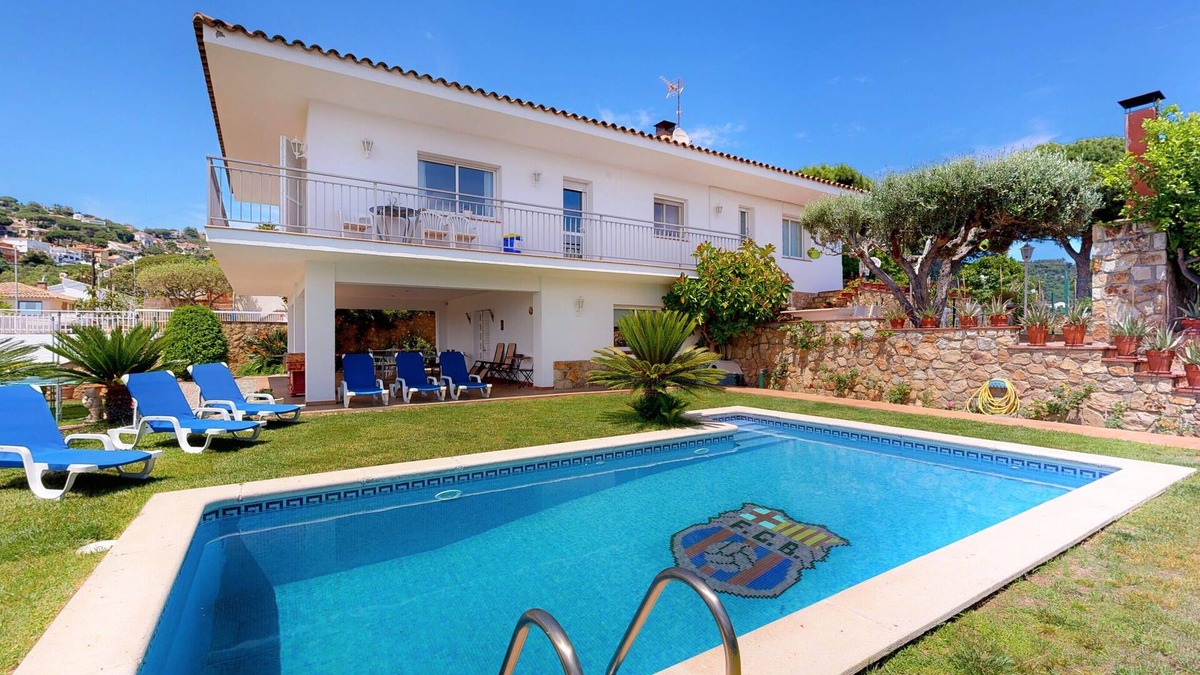 Mataro Villa | VILLA VALENTINA