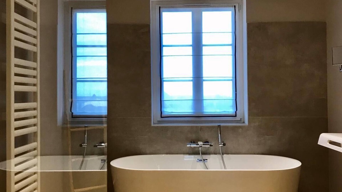 Villers-Bretonneux Villa | Villa-Varentia-Apartment-Ensuite-Courtyard view