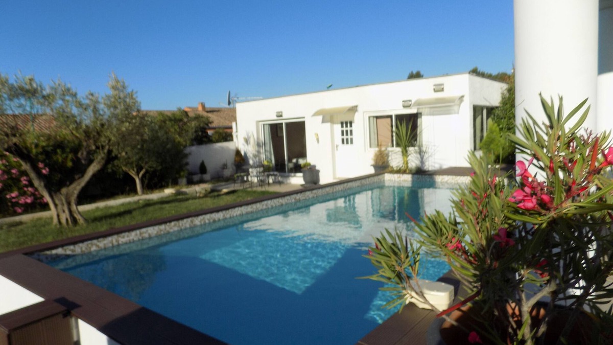 Villemoustaussou House | Villa VAYA, ideal for couple with 2 children