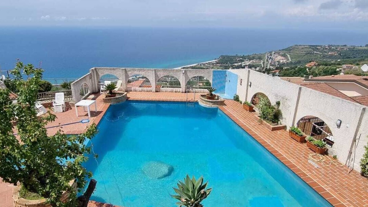 Zambrone Villa | Villa Velia Priscope