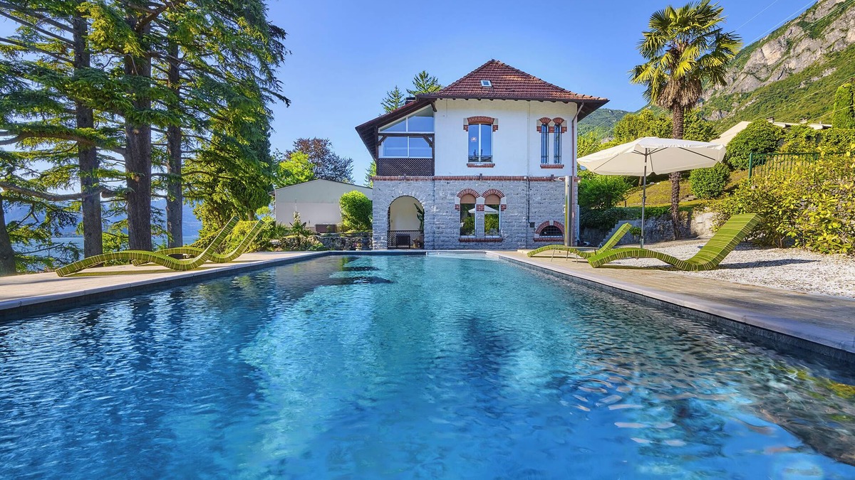 Lierna Villa | Villa 'Velia' with Lake View, Wi-Fi and Air Conditioning