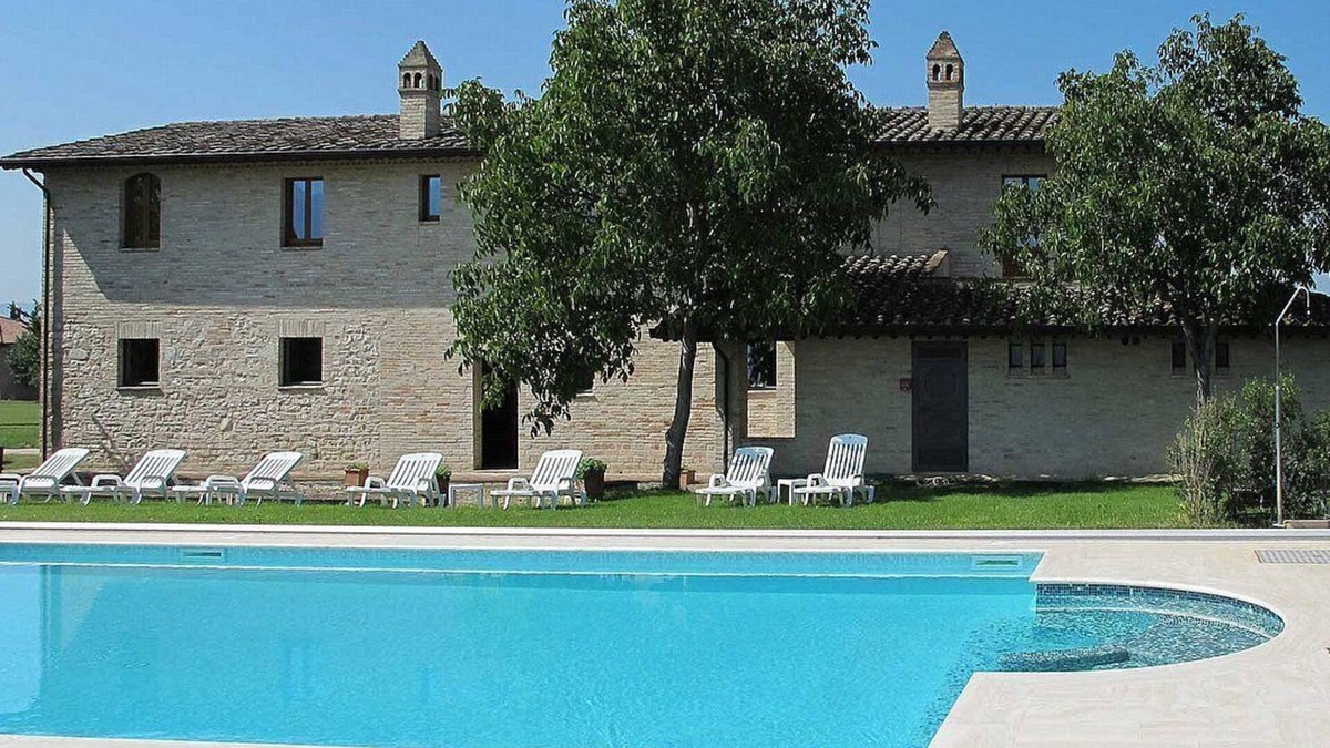 Santa Maria degli Angeli Villa | Villa Verde Luna: A characteristic and welcoming two-story age-old farm house surrounded by the greenery, with Free WI-FI.
