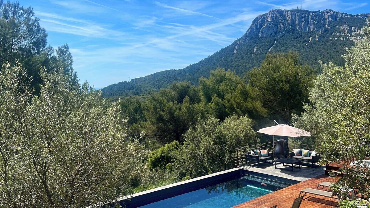 Sollies-Ville Villa | Villa VESPERA for 10 persons with unobstructed view heated salt pool