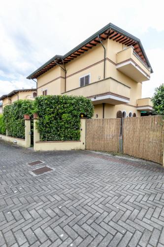 Cinquale Villa | Villa vicino al mare con giardino e parcheggio