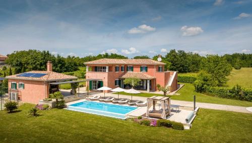 Tinjan Villa | Villa Village