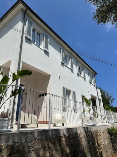 Procchio House | Villa Viola Rooms, a 200mt dalla spiaggia di Procchio