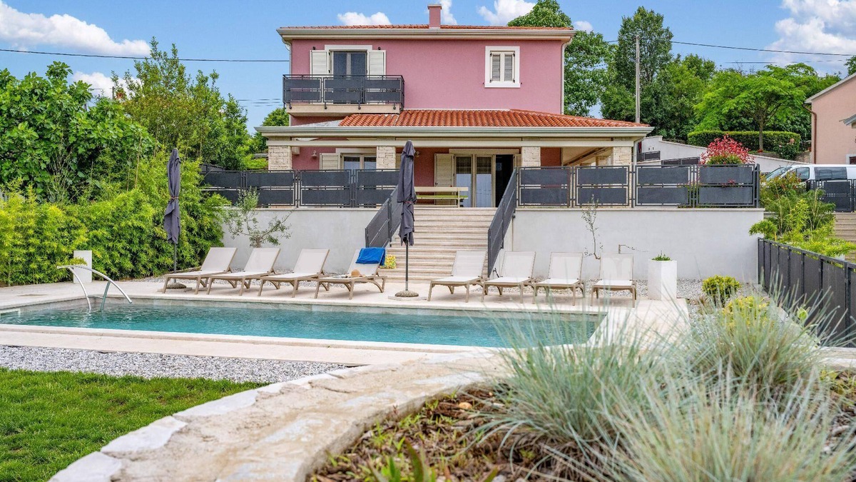 Vinez House | Villa Violette - Classic Istrian House, 8 Personen Close to City Centre