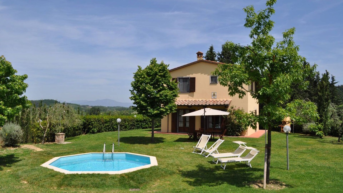 Terricciola Villa | Villa Vivaja - Badia di Morrona