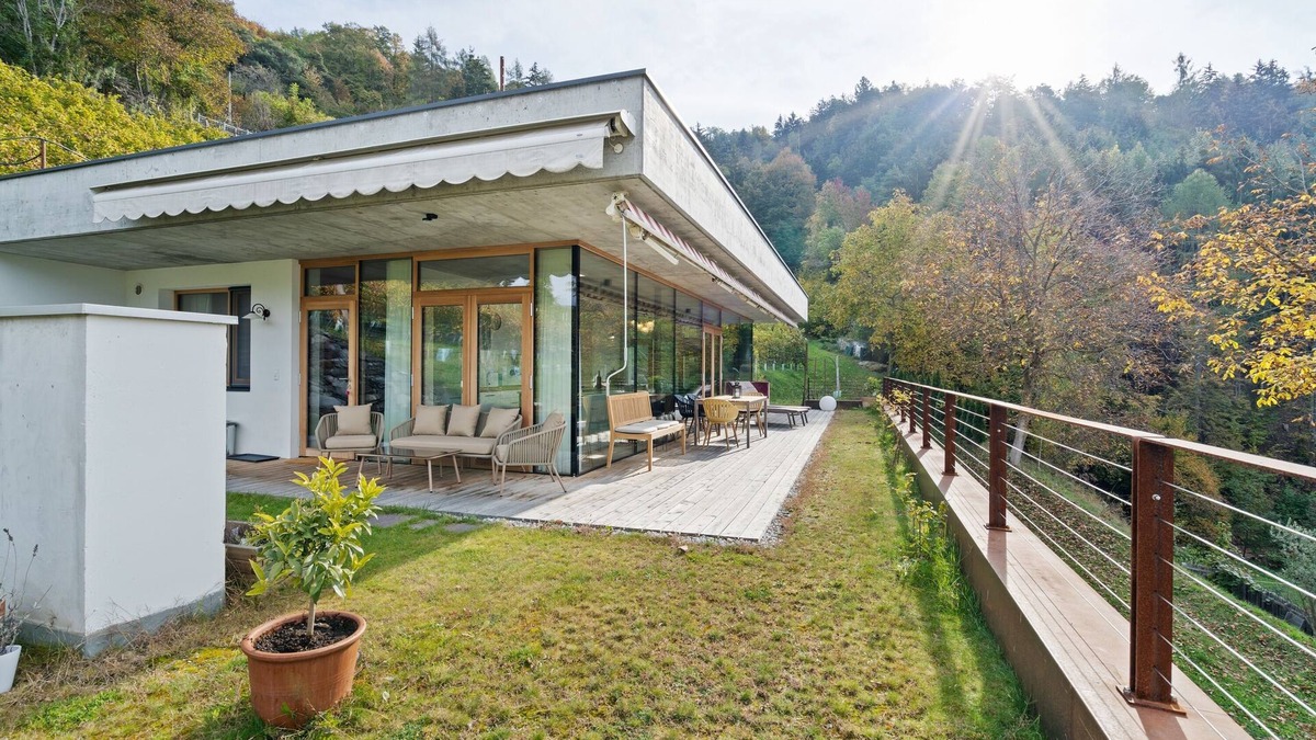 Bressanone Apartment | Villa "Vogelnest” with Mountain View, Wi-Fi, Terrace & Garden