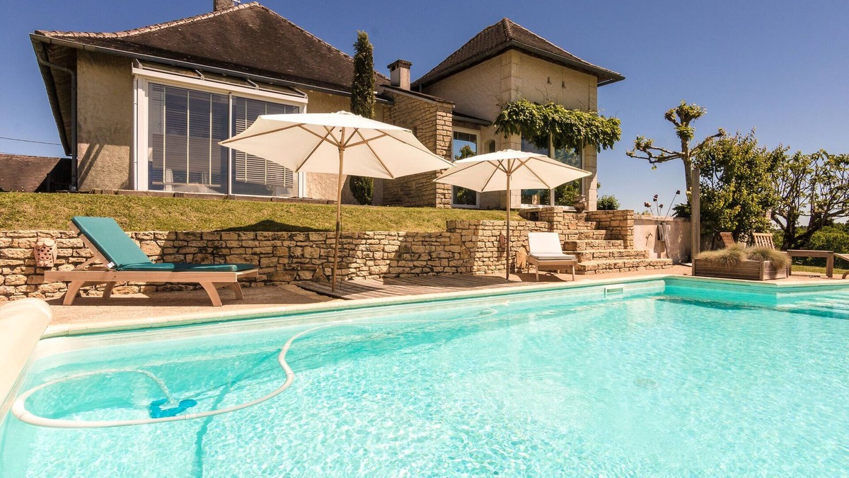 Saint-Bonnet-la-Riviere Villa | Villa with Pool in Corrèze