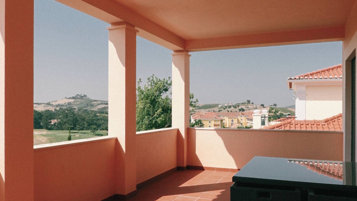 Cadriceira Villa | VILLA WITH PRIVATE SWIMMING POOL AND BEAUTIFUL GARDEN NEAR THE GOLF RESORT