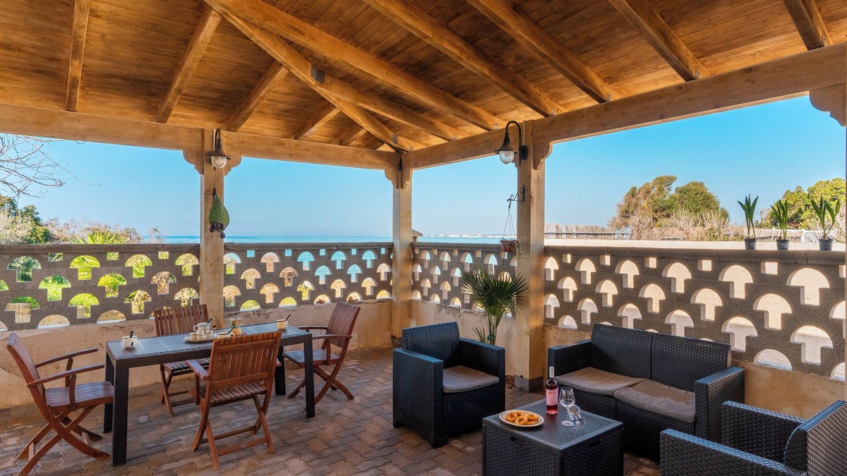 Scala di Furno Villa | Villa 'Wanda' with Direct Access to the Beach and Air Conditioning