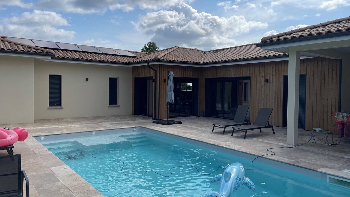 Cadillac-en-Fronsadais Villa | Villa with swimming pool between Bordeaux and Saint Emilion, in the heart of the vineyards