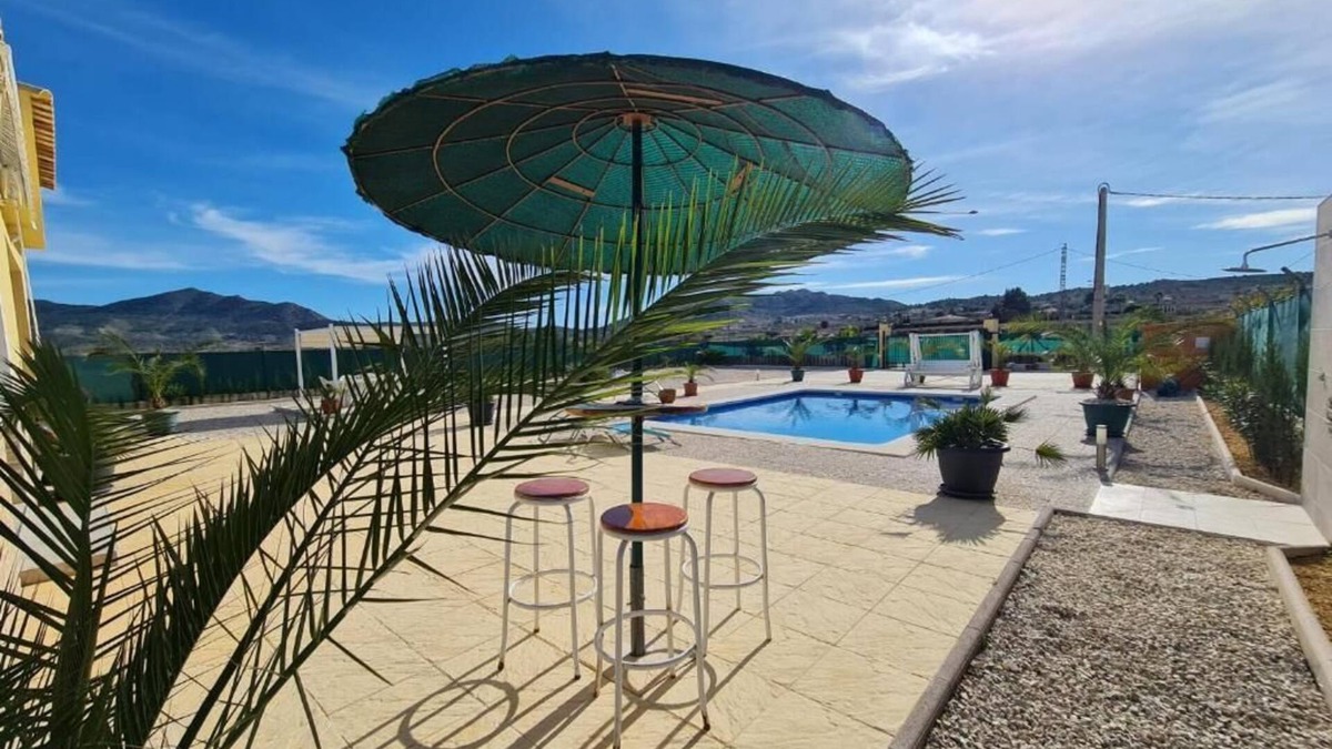 Hondon de los Frailes Villa | Villa with swimming pool not overlooked