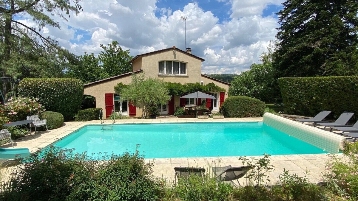 Saint-Just-Chaleyssin Villa | Villa with pool and garden - 30' from Lyon
