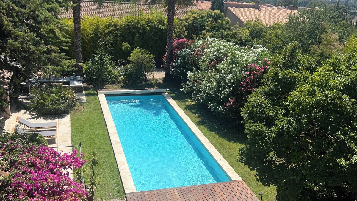 Ceyreste Villa | Villa with 2 pools, summer kitchen, well-tended garden, pétanque court
