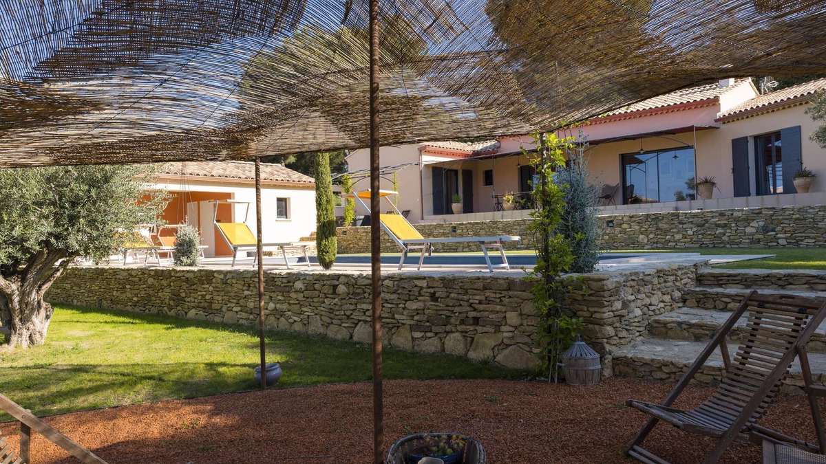 Beaumes-de-Venise Villa | Villa with air conditioning and heated pool