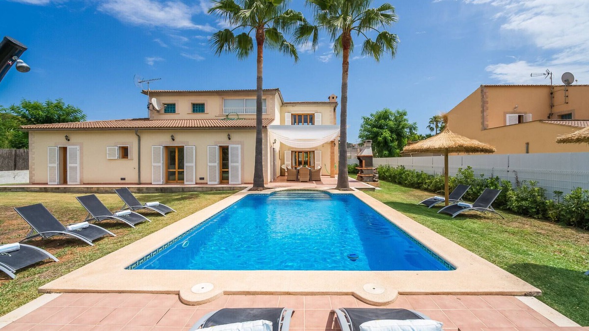 Crestatx Ski Chalet | Villa with barbecue Romana private pool Mallorca