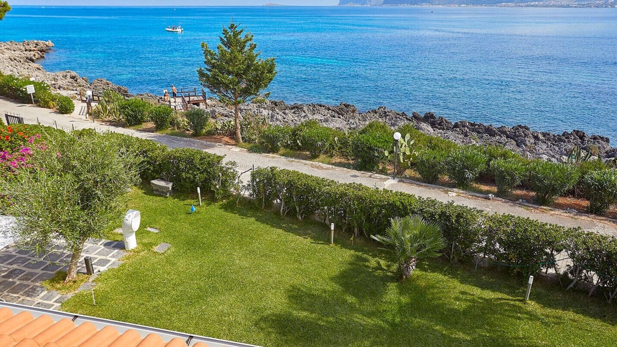 Carini Villa | Villa with direct sea access near Palermo